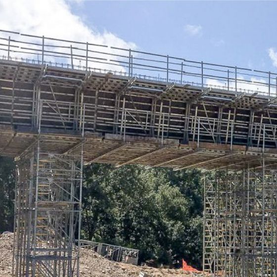 Opein | Alquiler, venta y montaje de sistemas de encofrado Doka cimbra en Canarias, Madrid y Marruecos.