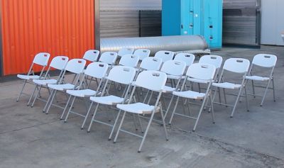 Opein | Alquiler y venta de sillas plegables en Canarias, Madrid y Marruecos.