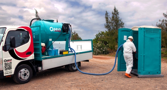 En Opein ofrecemos servicio de limpieza de baños químicos garantizando el cuidado óptimo e higiene absoluta de los sanitarios. Estamos en Madrid, Canarias y Marruecos.