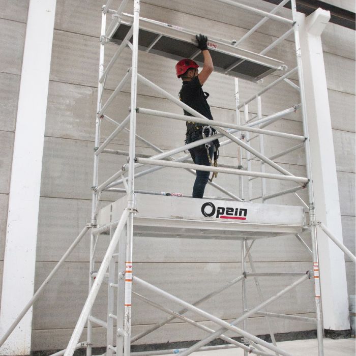 Opein | Alquiler y montaje de andamios rodantes de aluminio en Madrid, Canarias y Marruecos.