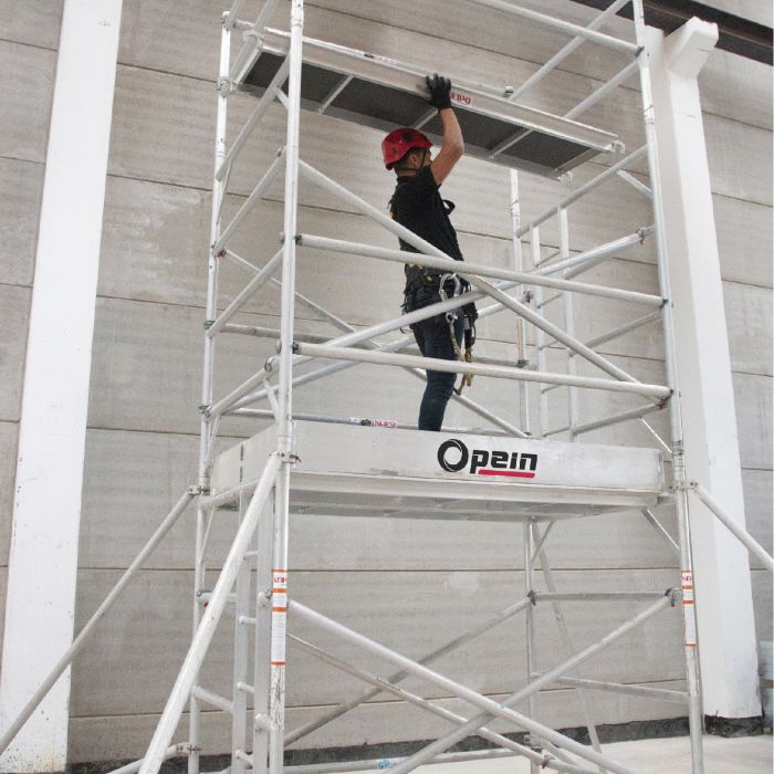 Opein | Alquiler, venta y montaje de andamios rodantes de aluminio en Canarias, Madrid y Marruecos.