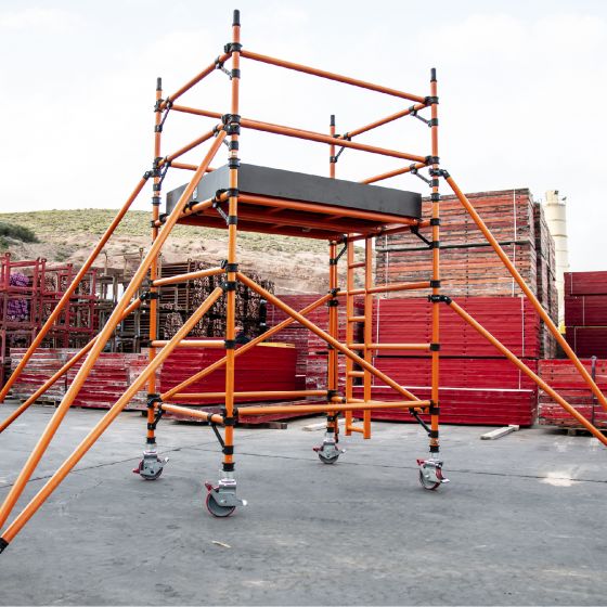 Opein | Alquiler, venta y montaje de andamios rodantes de fibra de vidrio en Canarias, Madrid y Marruecos.