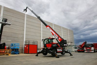 Opein | Alquiler y venta de Manipulador telescópico Manitou MRT 2145 con matriculación en Canarias, Madrid y Marruecos.<br/> 