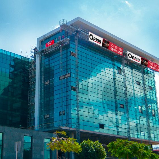 Opein | Alquiler, venta y montaje de andamio cremallera en Canarias, Madrid y Marruecos.