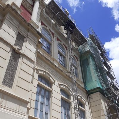 Opein | Alquiler y montaje de andamios cremallera en Madrid, Canarias y Marruecos.