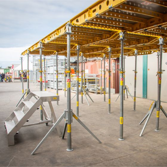 Opein | Alquiler, venta y montaje de sistemas de encofrado Dokadek en Canarias, Madrid y Marruecos.