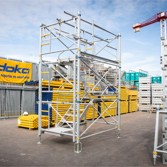 Opein | Alquiler, venta y montaje de torres de escaleras Doka en Canarias, Madrid y Marruecos.