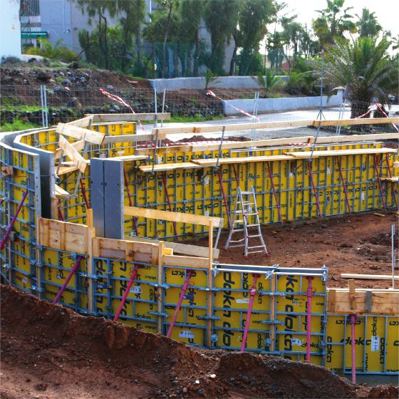 Opein | Alquiler, venta y montaje de sistemas de encofrado Doka Frami en Canarias, Madrid y Marruecos.